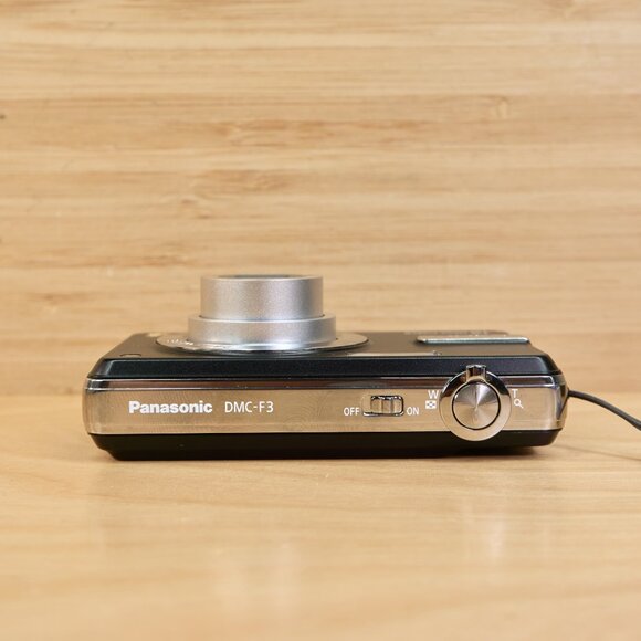 Panasonic Lumix DMC-F3 / 12.1MP Digital Camera / Ultra-Compact / Tested - Picture 5 of 8